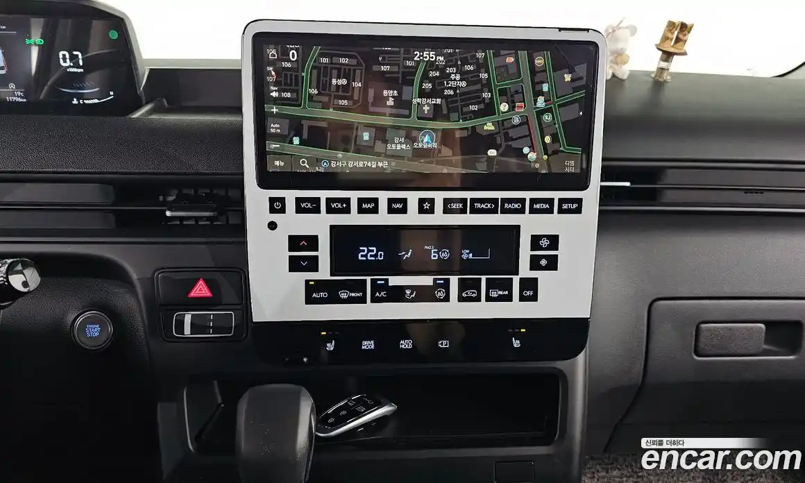 Hyundai Staria 2023 2.2 автомат (гидро), фото 20