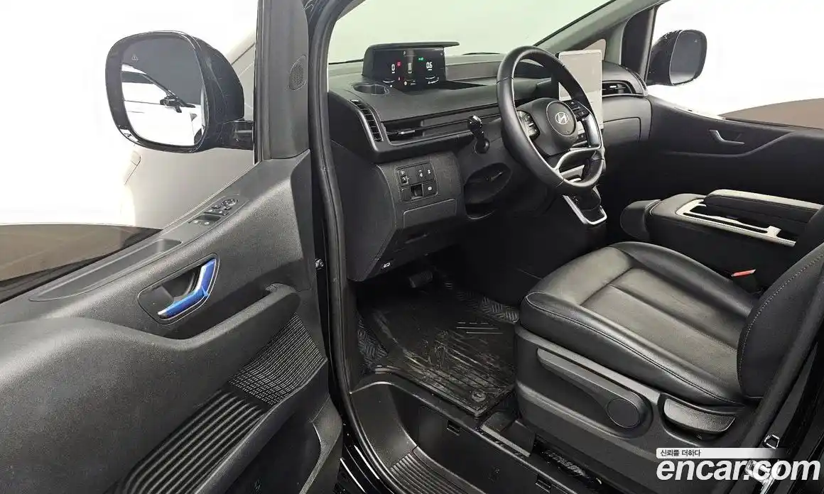 Hyundai Staria 2025 3.5 автомат (гидро), фото 12