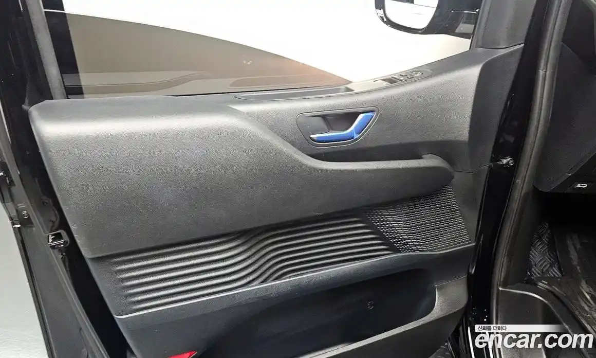 Hyundai Staria 2025 3.5 автомат (гидро), фото 14