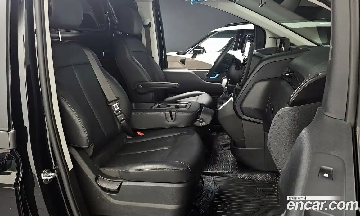 Hyundai Staria 2025 3.5 автомат (гидро), фото 16