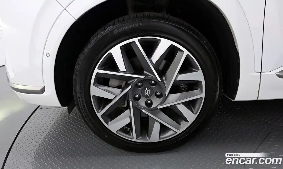 Hyundai Santa Fe 2023 2.5 автомат (гидро), фото 5