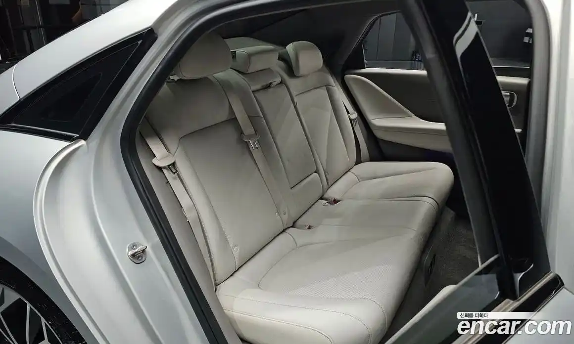 Hyundai Ioniq 6 2023 0.1 автомат (гидро), фото 17