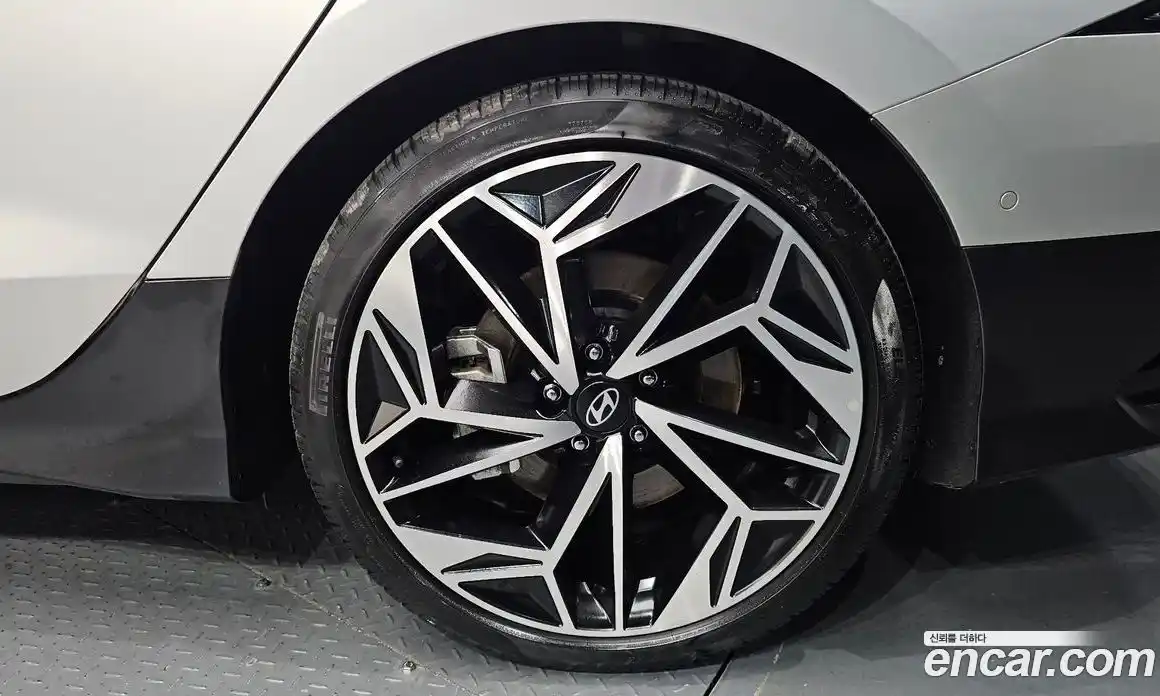 Hyundai Ioniq 6 2023 0.1 автомат (гидро), фото 7