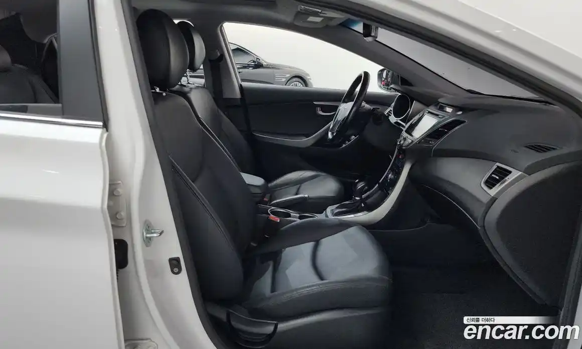 Hyundai Avante 2013 1.6 автомат (гидро), фото 16