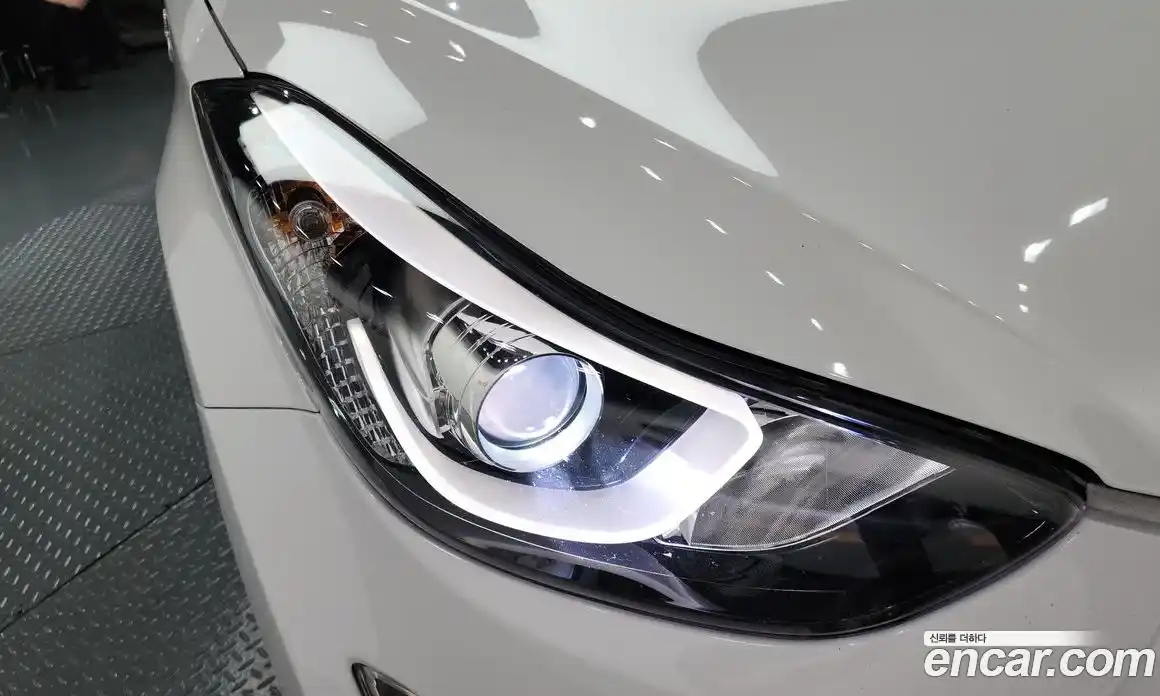 Hyundai Avante 2013 1.6 автомат (гидро), фото 8