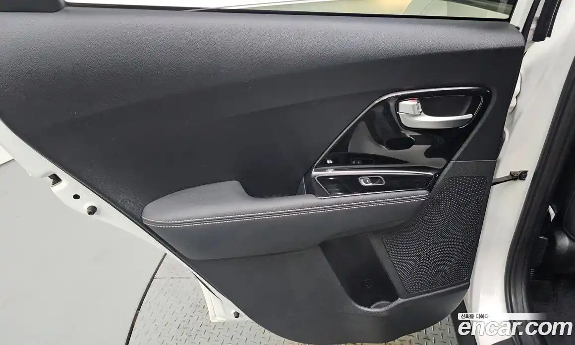 Kia Niro 2021 1.6 автомат (гидро), фото 15