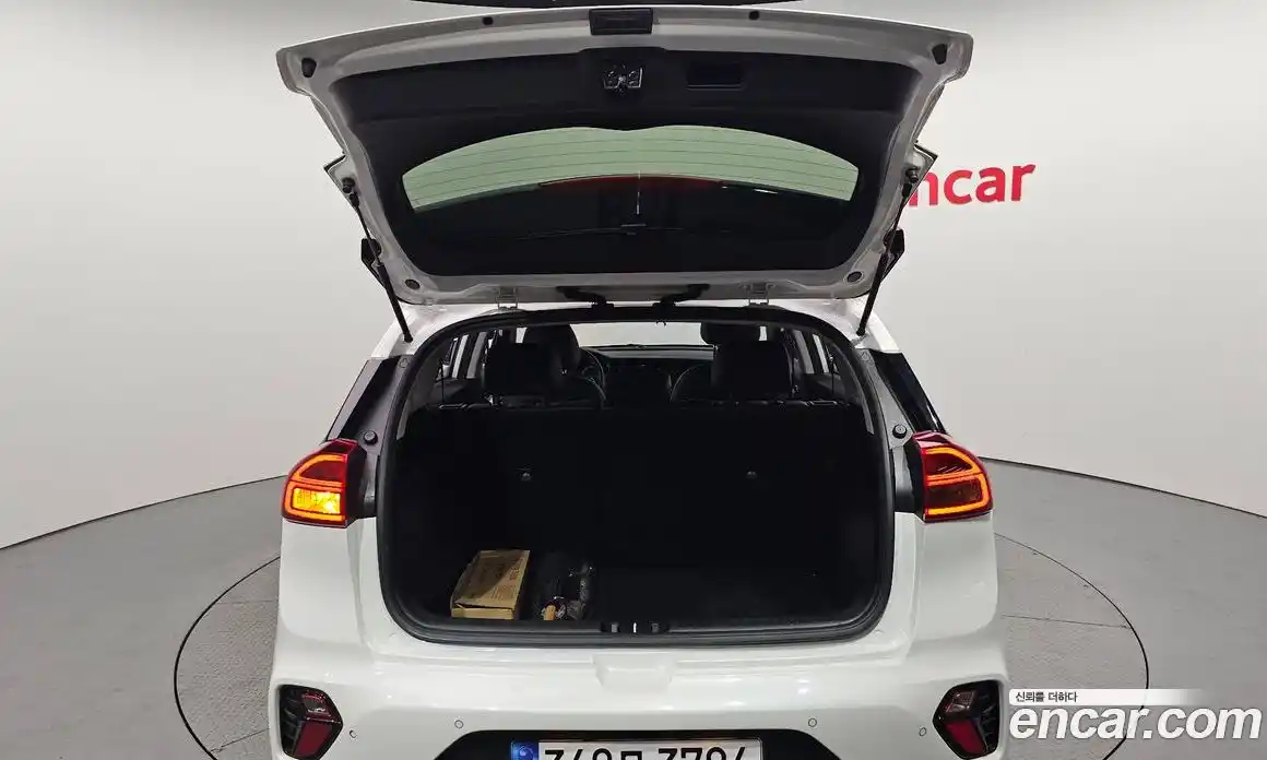 Kia Niro 2021 1.6 автомат (гидро), фото 26