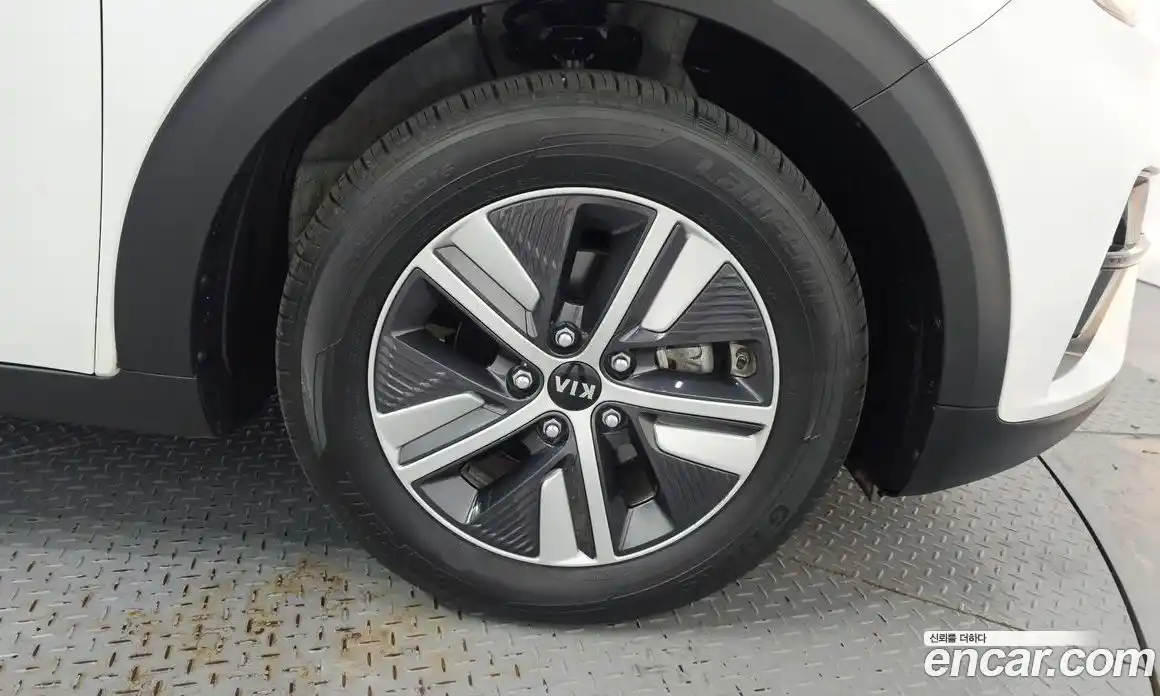 Kia Niro 2021 1.6 автомат (гидро), фото 7