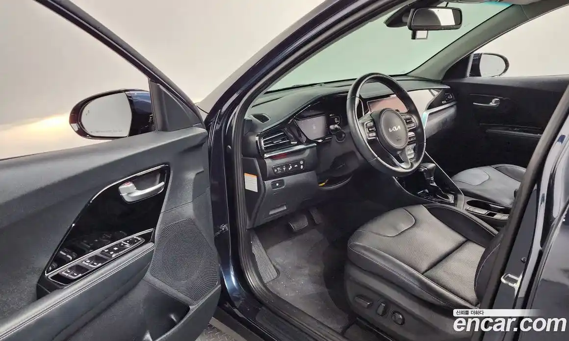 Kia Niro 2021 1.6 автомат (гидро), фото 13