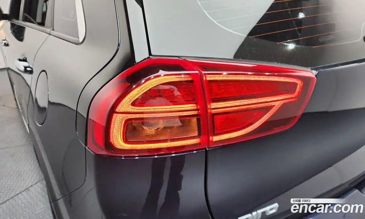 Kia Niro 2021 1.6 автомат (гидро), фото 9