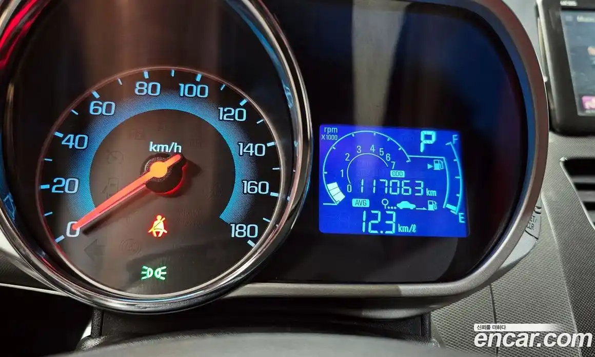Chevrolet Spark 2015 1.0 автомат (гидро), фото 8