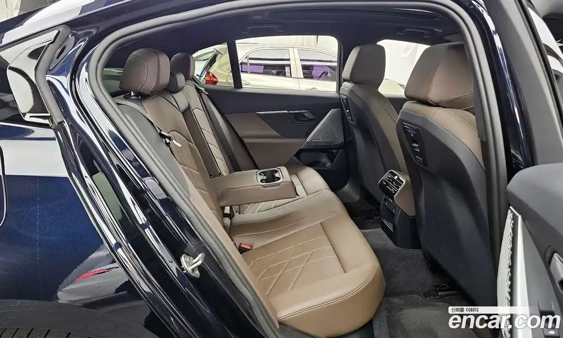 BMW 5 серия 2024 2.0 автомат (гидро), фото 12