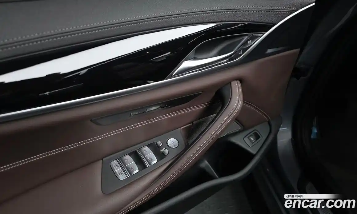 BMW 5 серия 2023 2.0 автомат (гидро), фото 14
