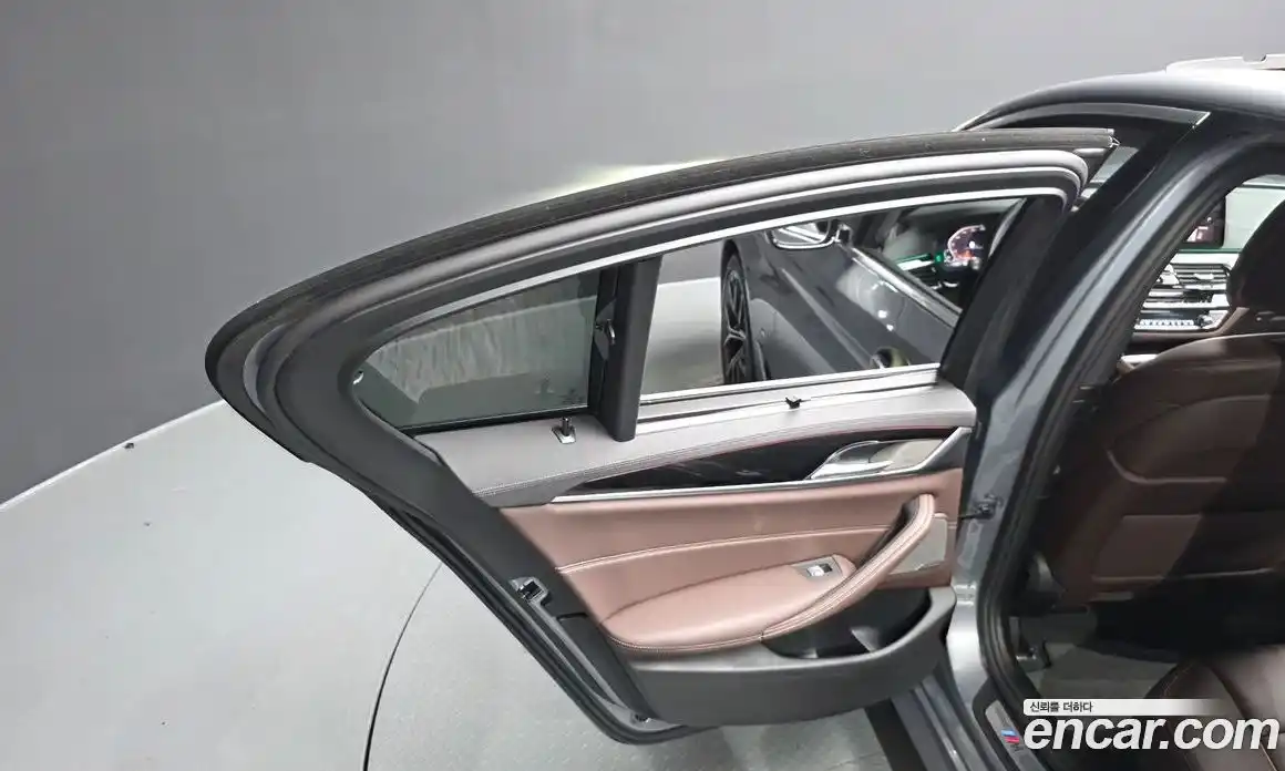 BMW 5 серия 2023 2.0 автомат (гидро), фото 15