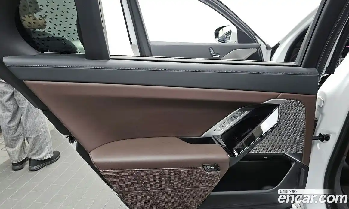 BMW 7 серия 2023 3.0 автомат (гидро), фото 15