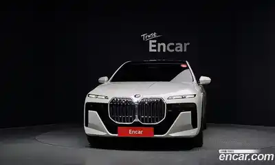 BMW 7 серия 2023 3.0 автомат (гидро), миниатюра 3