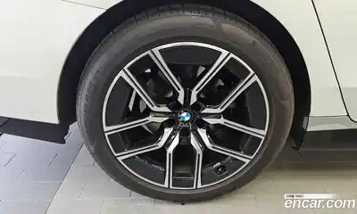 BMW 7 серия 2023 3.0 автомат (гидро), миниатюра 5