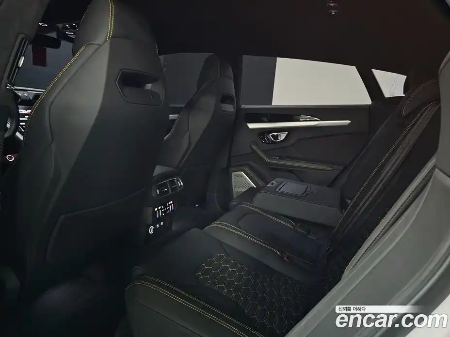 Lamborghini Urus 2023 4.0 гидро, фото 18