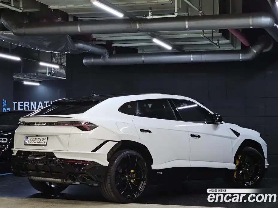 Lamborghini Urus 2023 4.0 гидро, фото 5