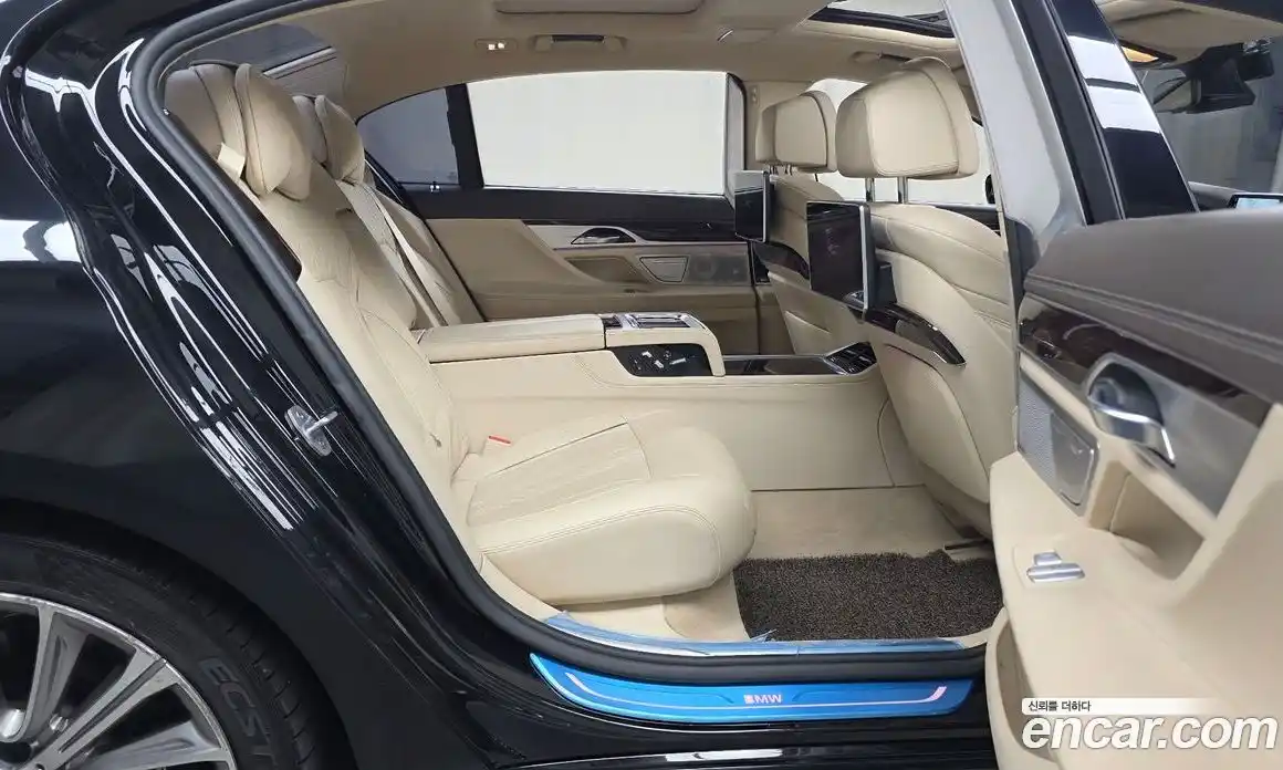 BMW 7 серия 2016 4.4 автомат (гидро), фото 12