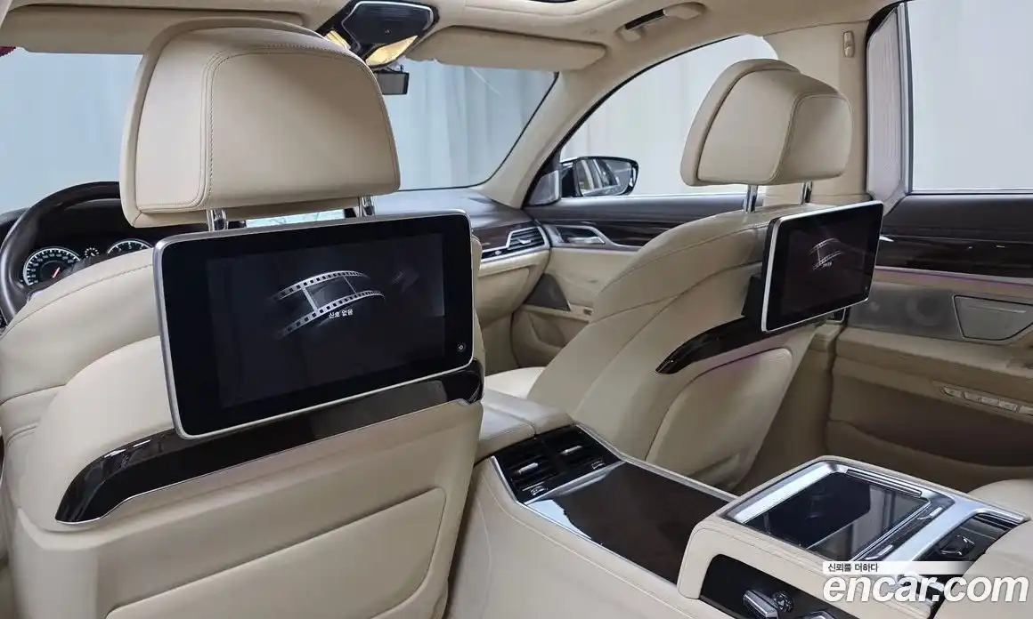 BMW 7 серия 2016 4.4 автомат (гидро), фото 18