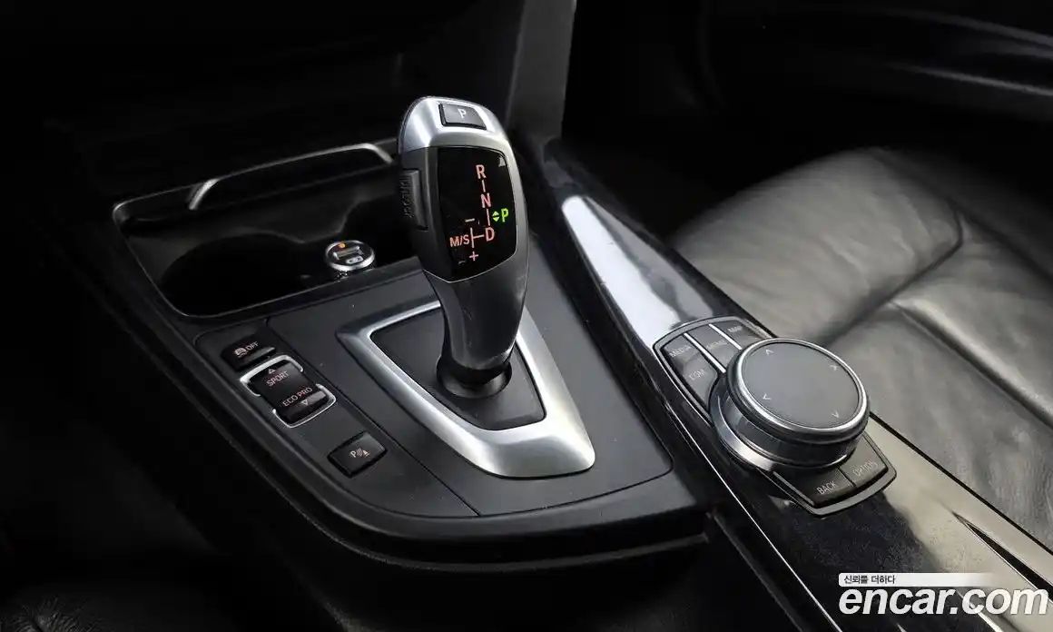 BMW 3 серия 2018 2.0 автомат (гидро), фото 12