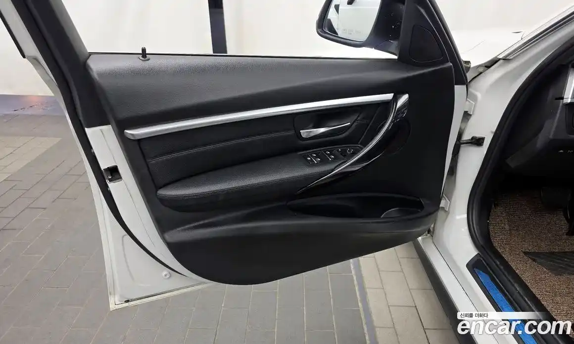 BMW 3 серия 2018 2.0 автомат (гидро), фото 14