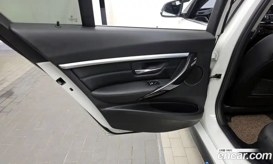 BMW 3 серия 2018 2.0 автомат (гидро), фото 15