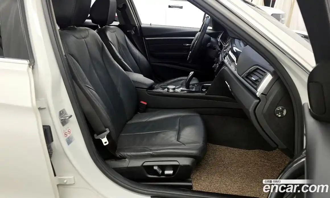 BMW 3 серия 2018 2.0 автомат (гидро), фото 17