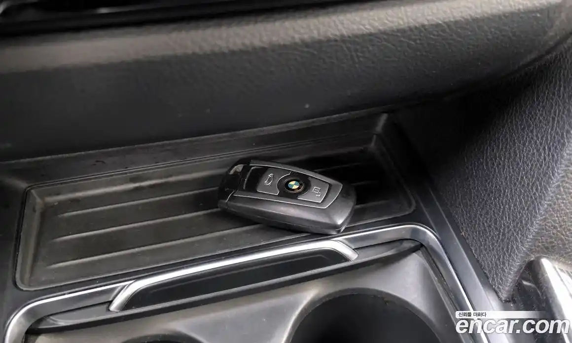 BMW 3 серия 2018 2.0 автомат (гидро), фото 30