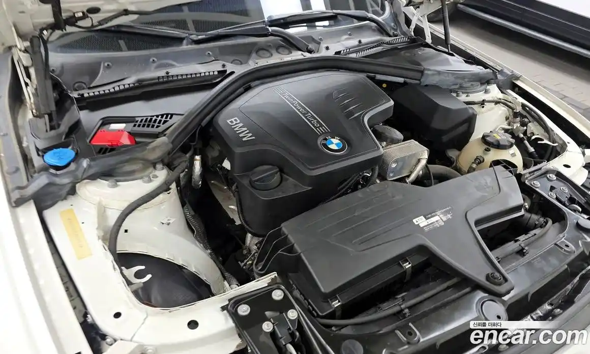 BMW 3 серия 2018 2.0 автомат (гидро), фото 6