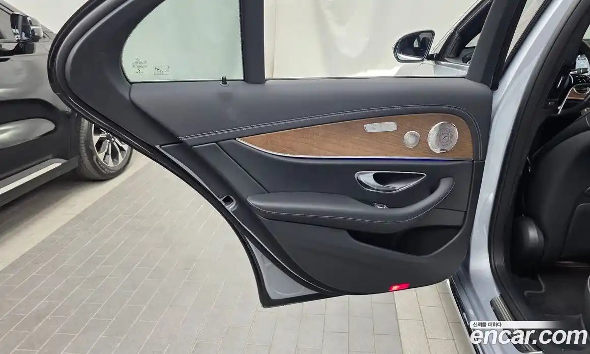 Mercedes-Benz E-Class 2021 2.0 гидро, фото 15
