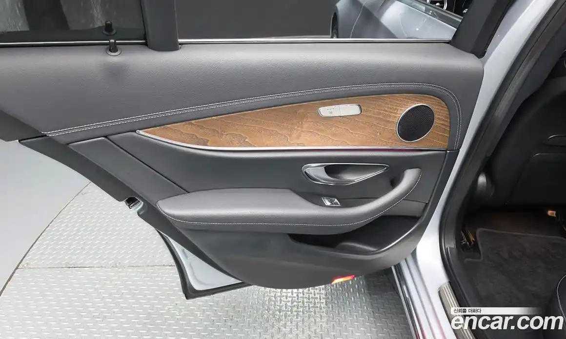 Mercedes-Benz E-Class 2022 2.0 гидро, фото 14