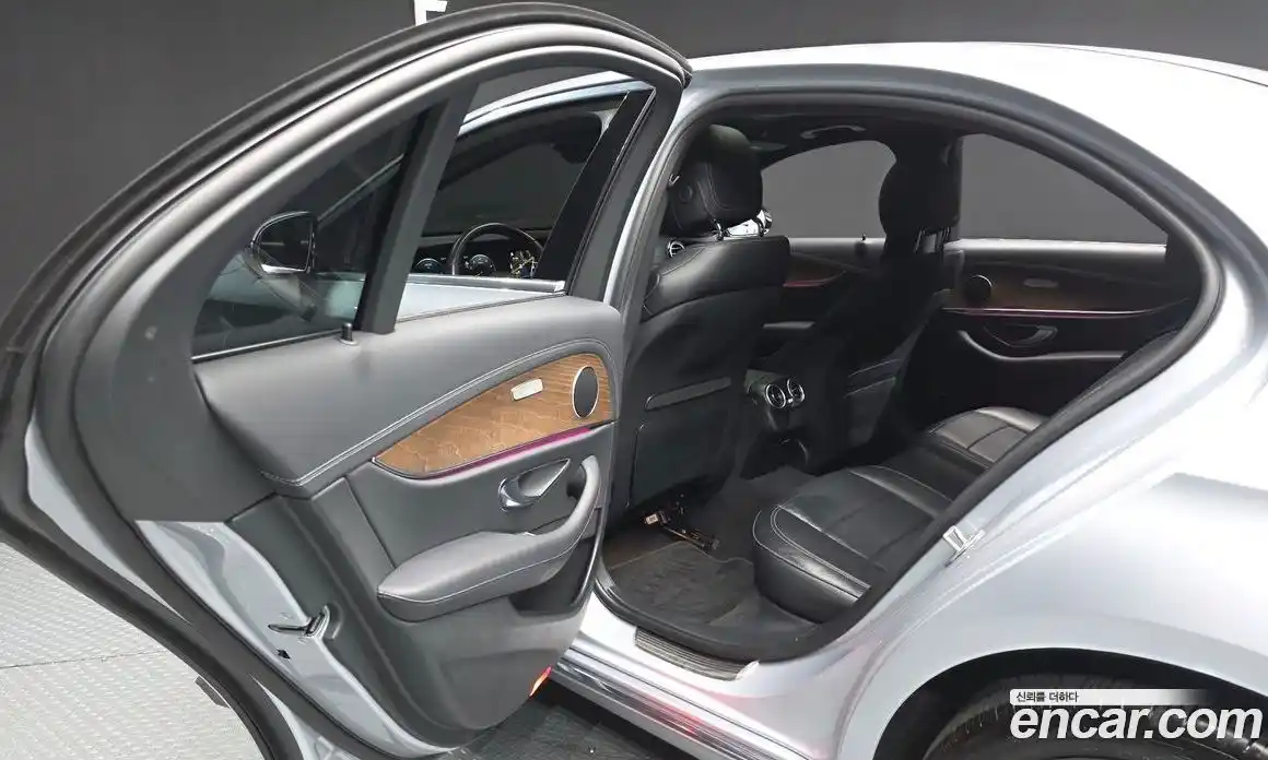 Mercedes-Benz E-Class 2022 2.0 гидро, фото 15