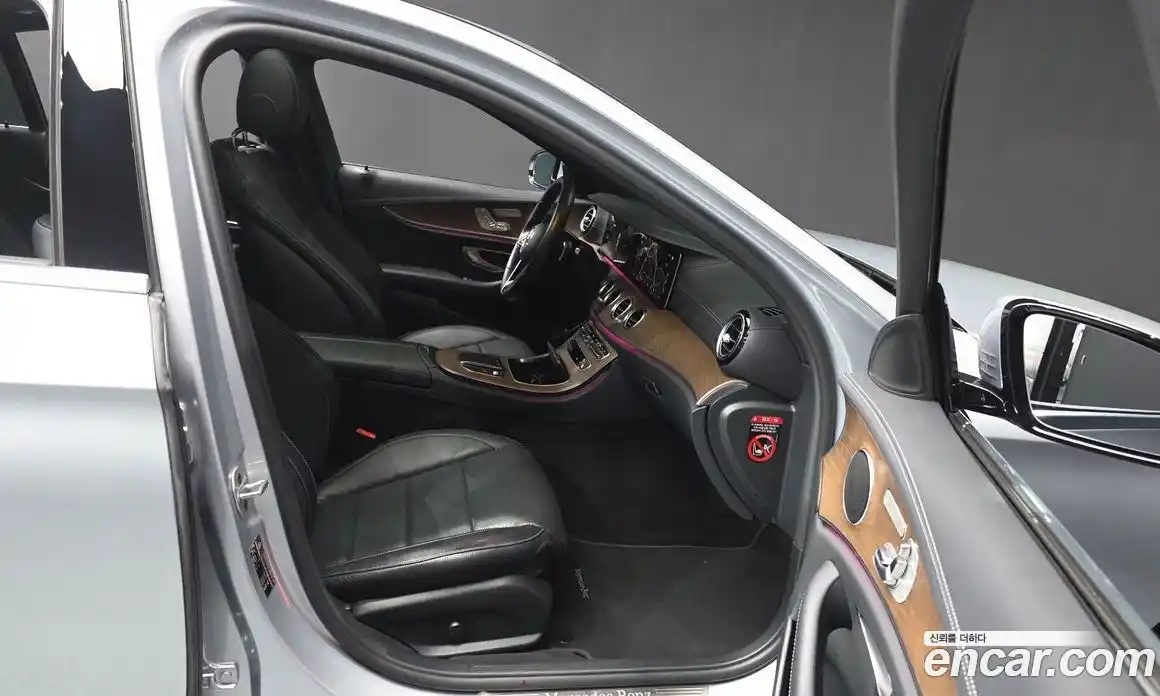 Mercedes-Benz E-Class 2022 2.0 гидро, фото 16