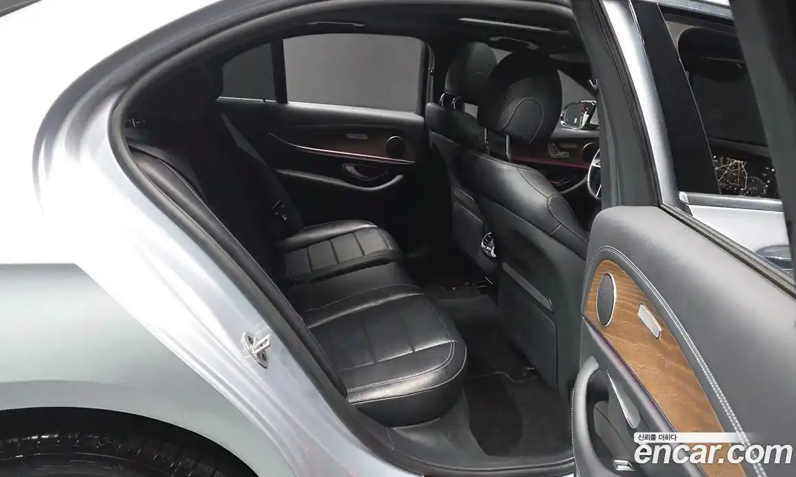 Mercedes-Benz E-Class 2022 2.0 гидро, фото 17