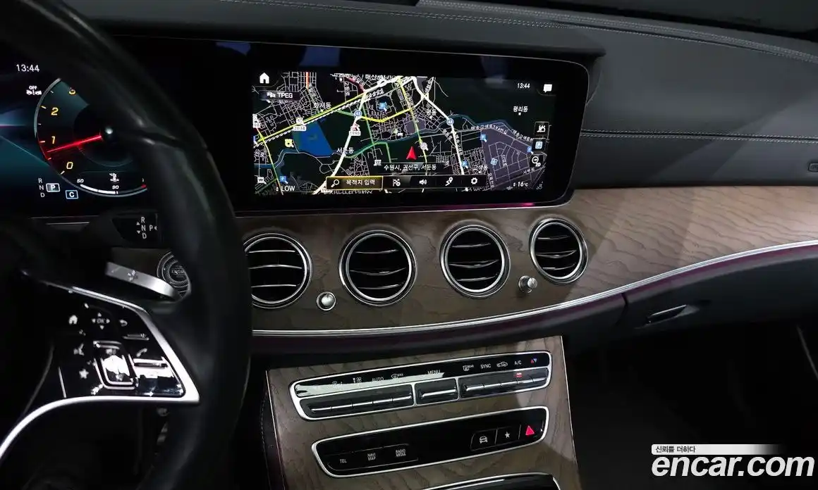 Mercedes-Benz E-Class 2022 2.0 гидро, фото 19