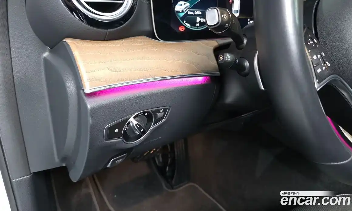 Mercedes-Benz E-Class 2022 2.0 гидро, фото 27