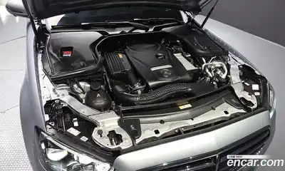 Mercedes-Benz E-Class 2022 2.0 гидро, миниатюра 5