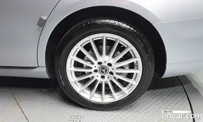 Mercedes-Benz E-Class 2022 2.0 гидро, миниатюра 6