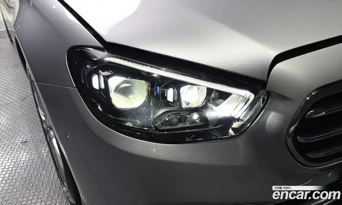Mercedes-Benz E-Class 2022 2.0 гидро, фото 7