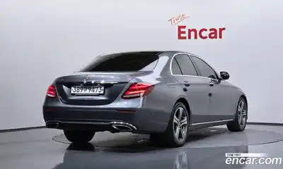 Mercedes-Benz E-Class 2019 2.0 гидро, миниатюра 2