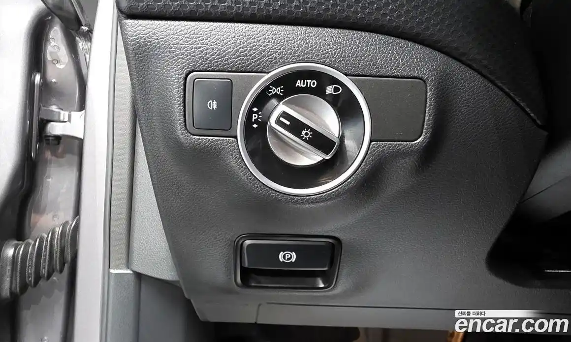 Mercedes-Benz A-Class 2016 1.6 гидро, фото 17 Mercedes-Benz A-Class 2016 1.6 гидро, фото 17