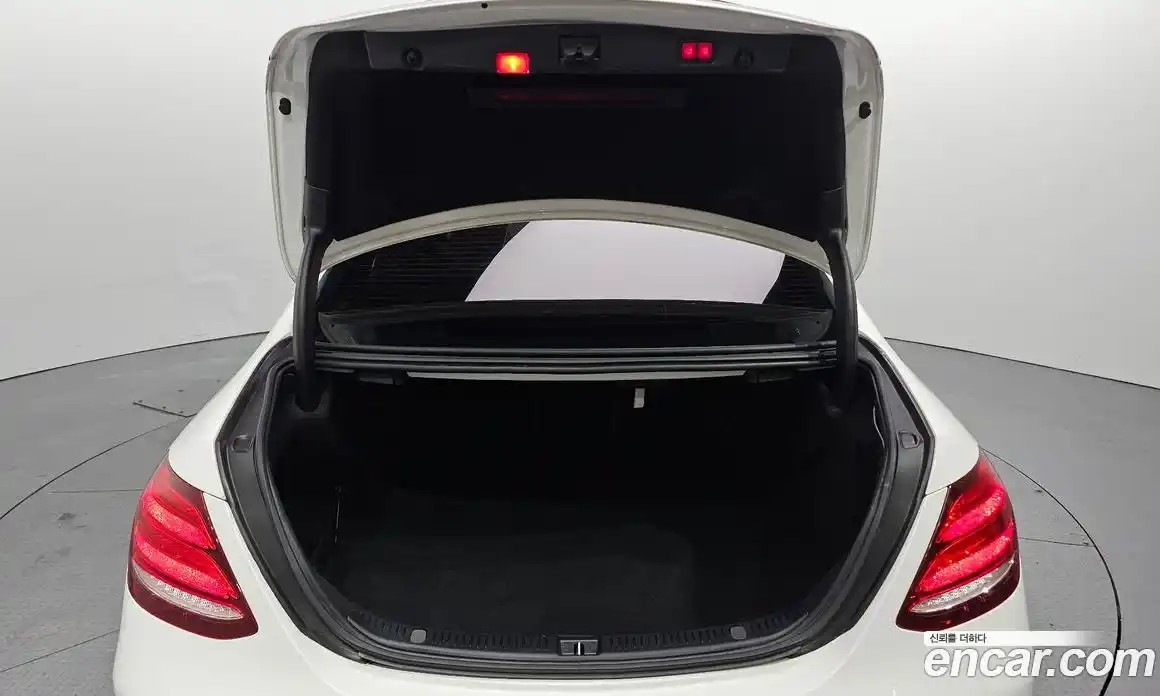 Mercedes-Benz E-Class 2018 2.0 гидро, фото 26