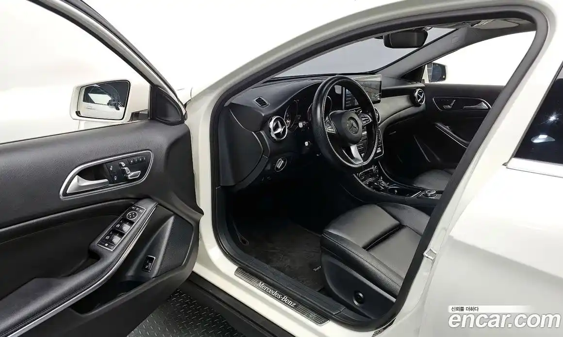 Mercedes-Benz GLA-Class 2018 2.0 гидро, фото 10