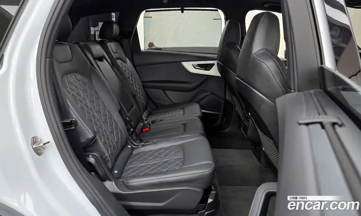 Audi Q7 2025 3.0 автомат (гидро), фото 17
