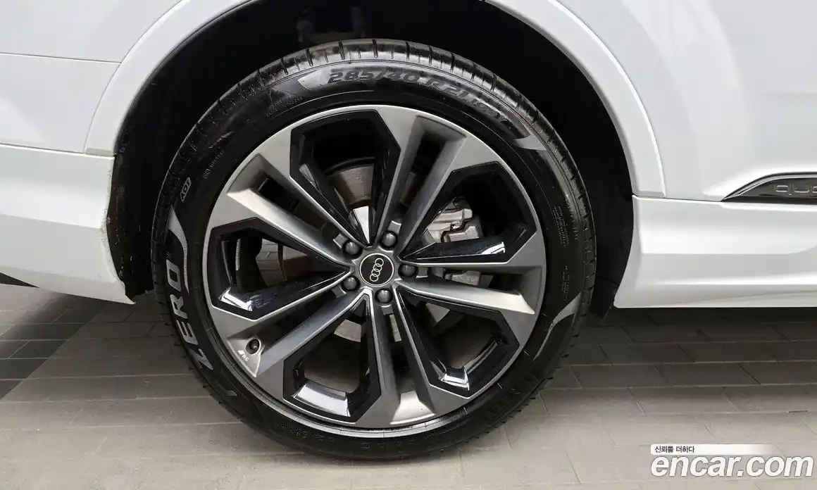 Audi Q7 2025 3.0 автомат (гидро), фото 5
