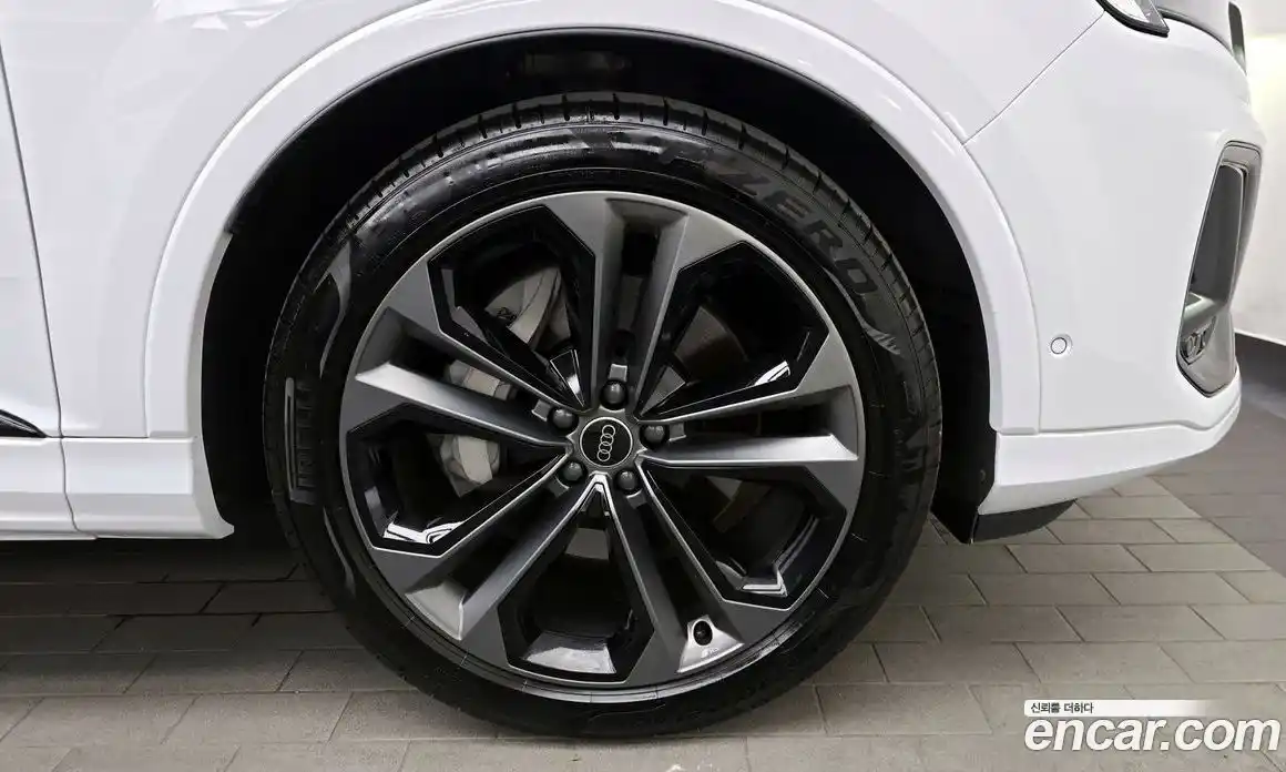 Audi Q7 2025 3.0 автомат (гидро), фото 7