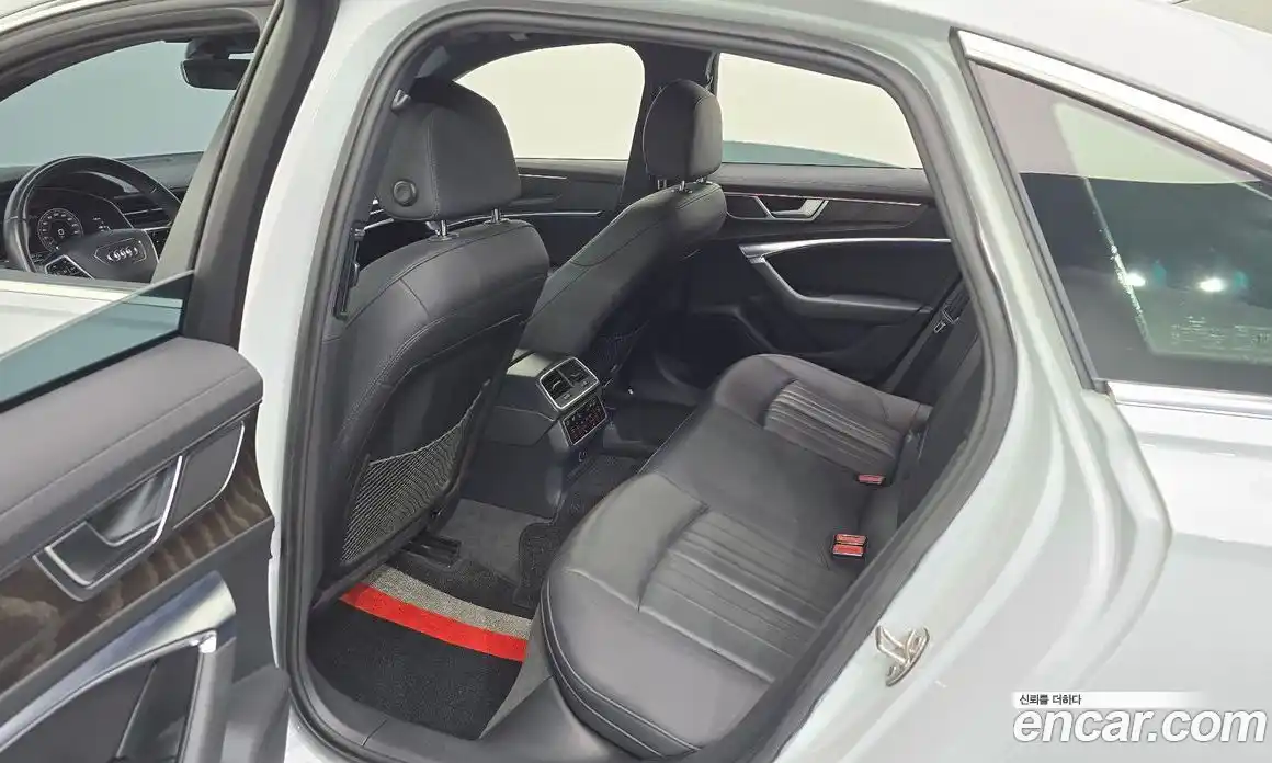 Audi A6 2020 2.0 автомат (гидро), фото 11