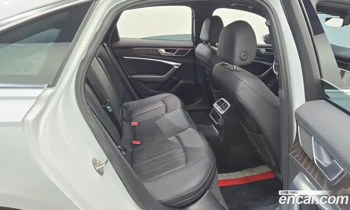 Audi A6 2020 2.0 автомат (гидро), фото 18